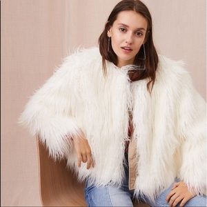 Lou & Grey faux fur white jacket